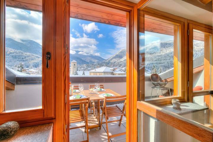 Ganze Wohnung, Sunny Penthouse with Mountain View in Oulx, Via Lattea