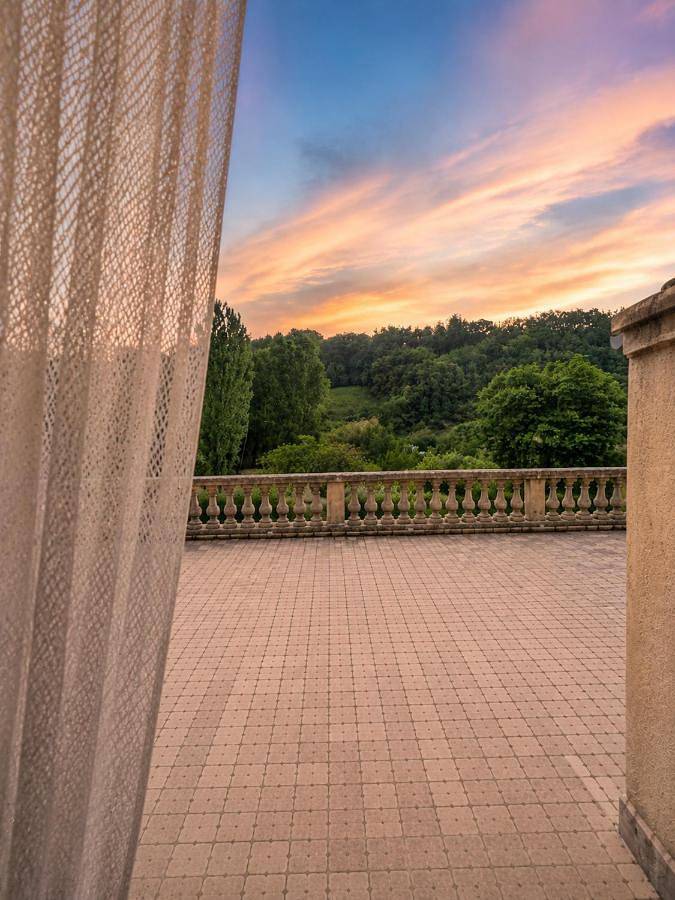 Appartement de vacances pour 4 personnes, avec terrasse ainsi que piscine et vue
