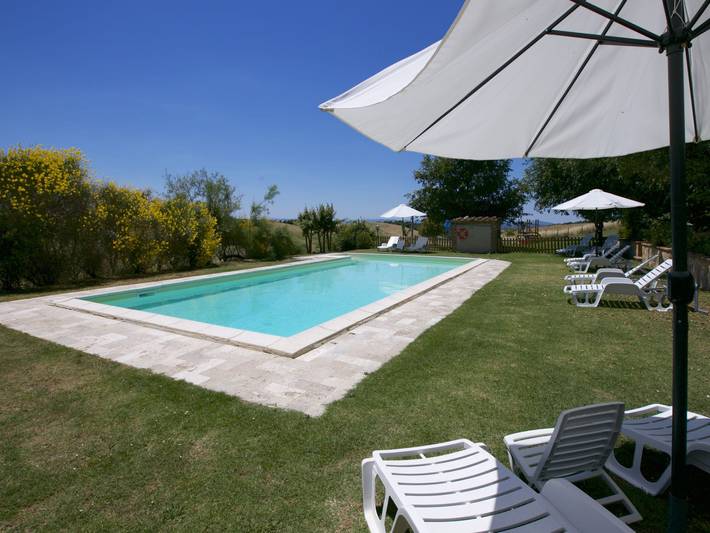 Agriturismo per 6 persone, con Terrazza e Giardino nonché Piscina in Siena e dintorni
