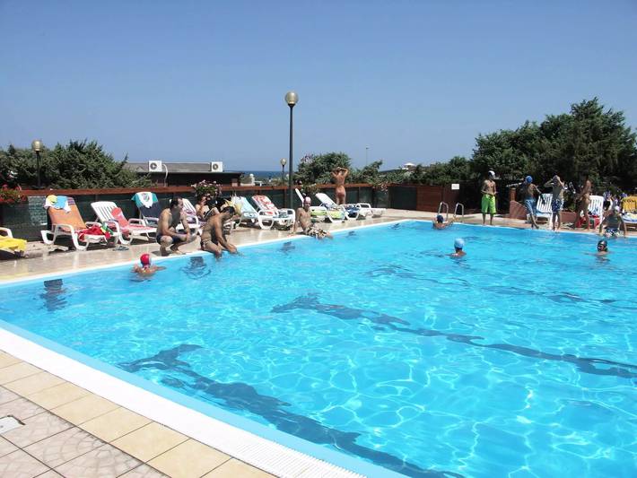 Casa mobile per 6 persone, con piscina e terrazza in Sardegna Nord