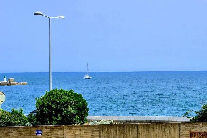 Gîte pour 4 personnes, avec terrasse ainsi que vue et piscine dans Port de Sète - 3