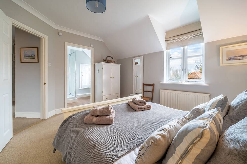 Mahonia Cottage, Burnham Market, Norfolk in Burnham Market, Norfolk Coast
