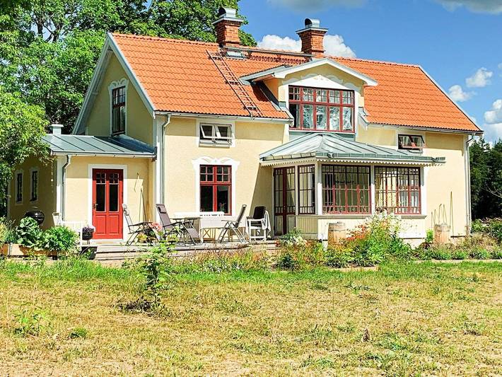Ferienhaus für 9 Personen, mit Garten und Seeblick sowie Terrasse - 1