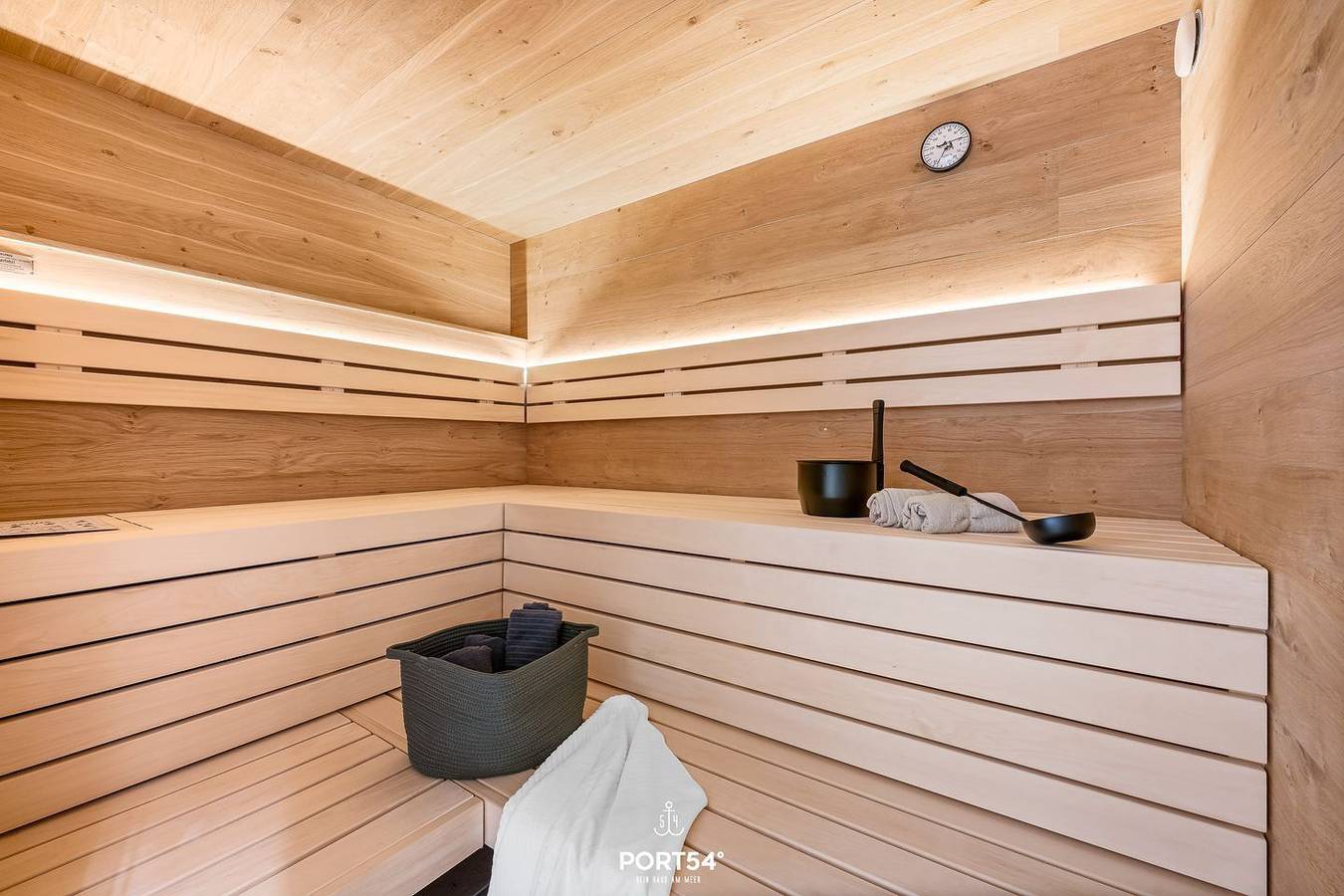 Premiumhaus unter Reet mit Terrasse, Garten und Sauna in List (Sylt), Sylt
