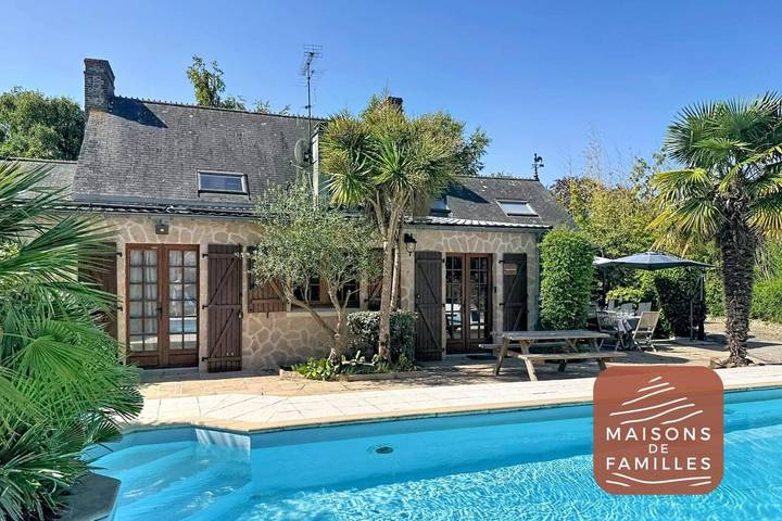 Chalet para 18 personas, con piscina además de jardín y jacuzzi, Se admiten mascotas - 1