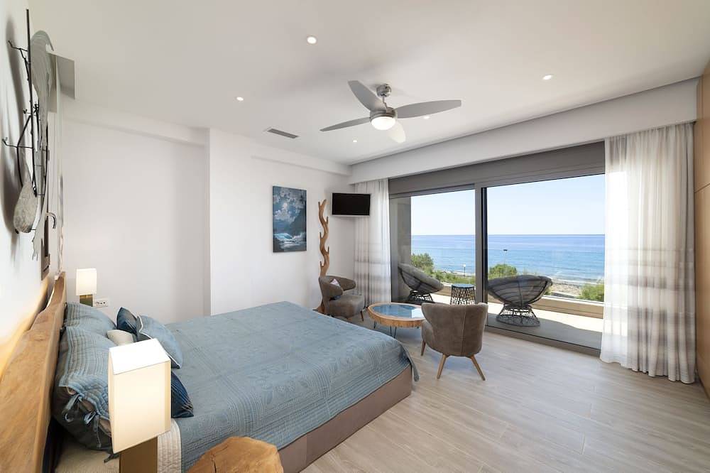 Ganze Wohnung, Luxus-Penthouse am Meer mit Panoramablick, eigenem Whirlpool und Grill in Koutsouras, Lasithi