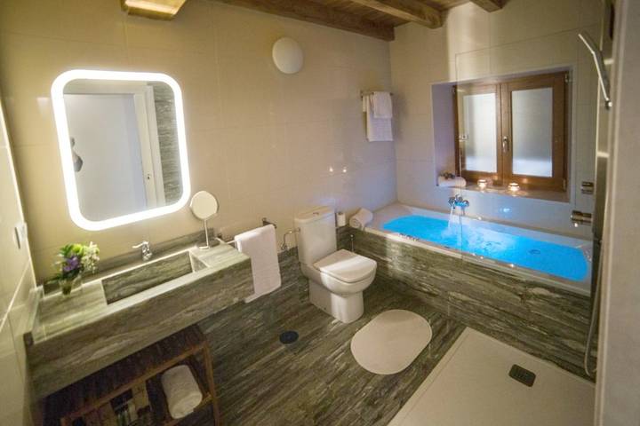 Casa rural para 2 personas, con jacuzzi y terraza en Santiago de Compostela - 2
