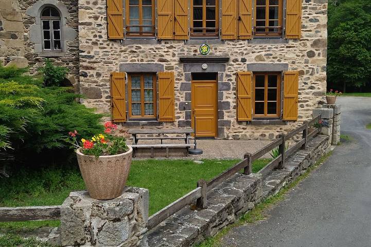 Gîte pour 8 personnes, avec jardin, animaux acceptés à Saint-Didier-sur-Doulon