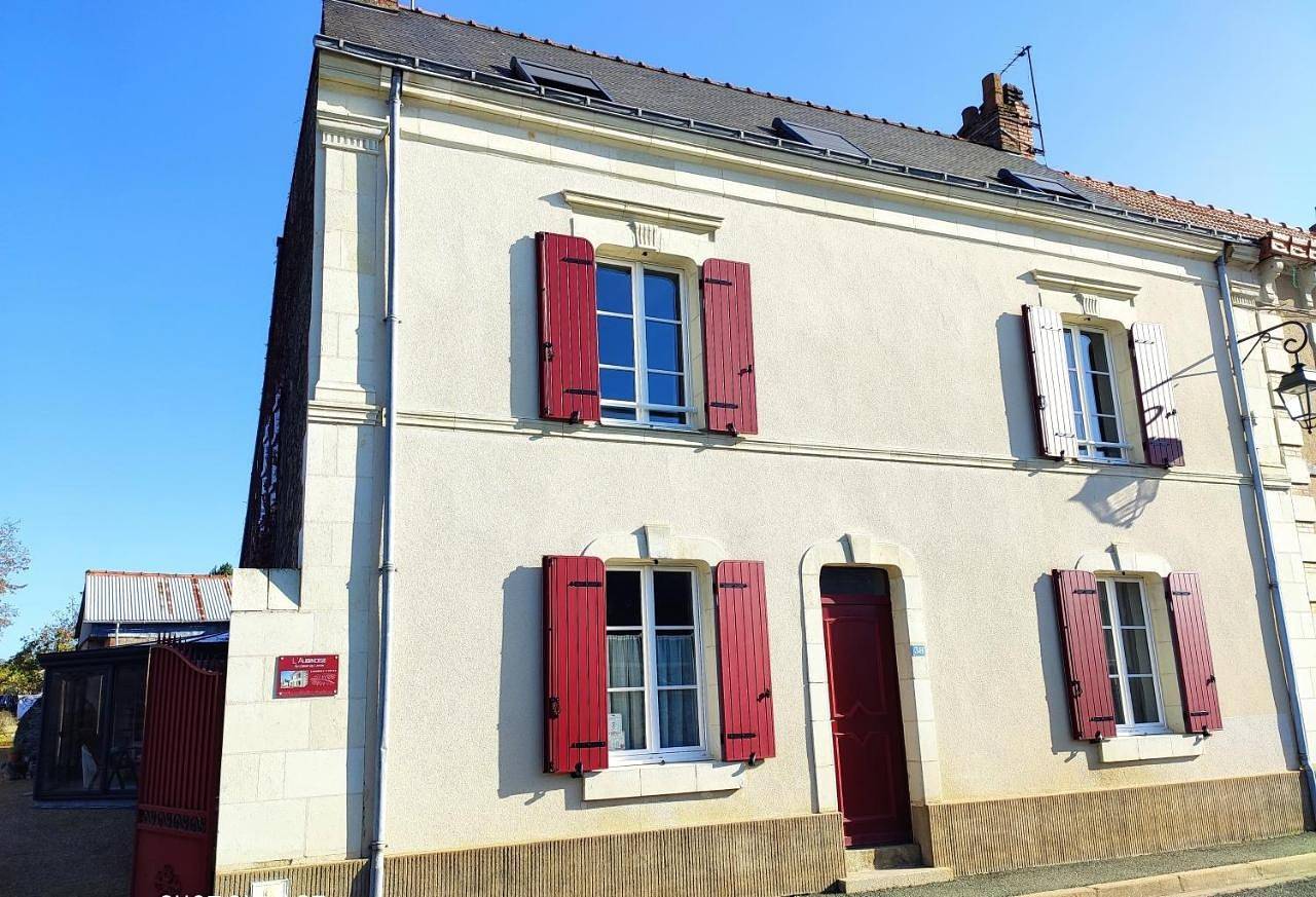 Double Room with Private Bathroom in Saint-Aubin-de-Luigné, Vallée de la Loire