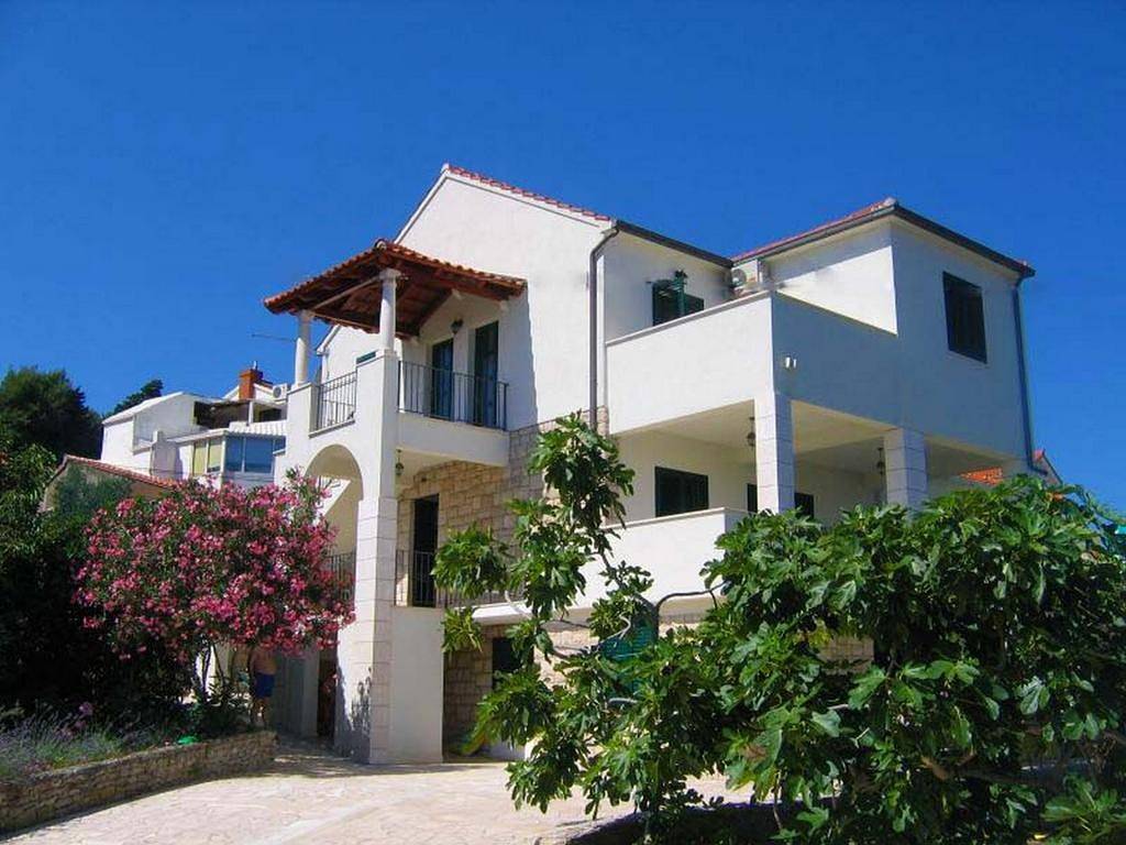 Appartamento intero, Appartamento di una stanza con terrazzo e vista mare Postire - Postira, Brazza - Brač A-17323-c in Dol (Postira), Postire