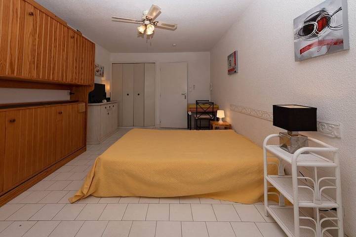 Entire apartment, Le Lavandou, Studio to rent for 2 people, seaview, steps from the beach in Le Lavandou, Parc national Port-Cros