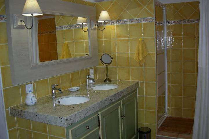 Location de vacances pour 4 personnes, avec terrasse et jardin à Jonquières - 3