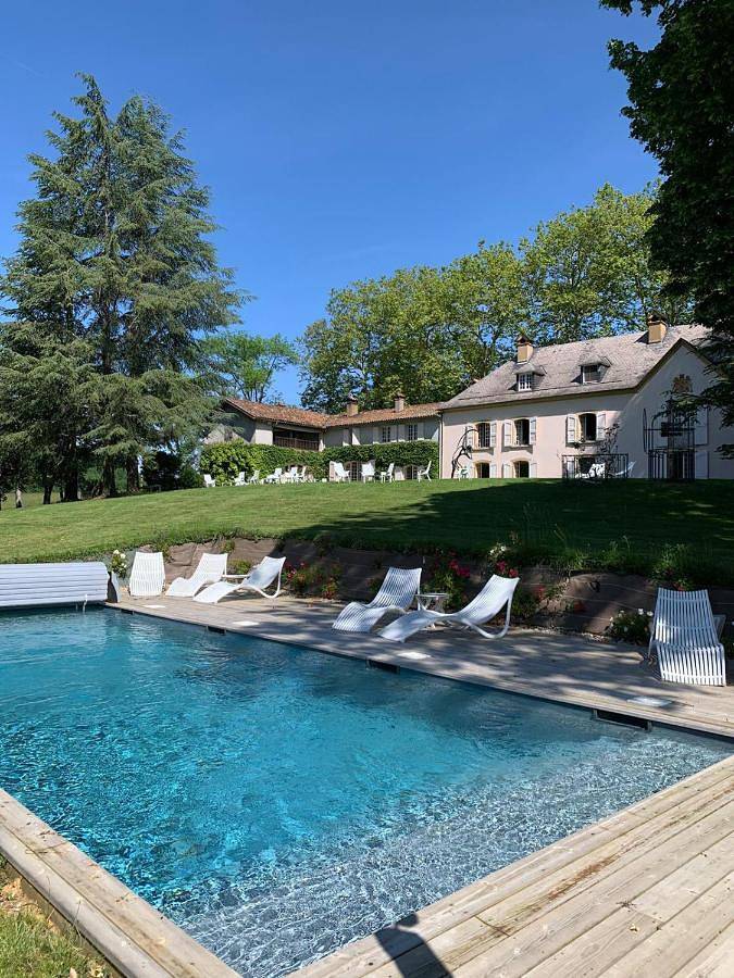 Hôtel pour 2 personnes, avec piscine ainsi que vue et jardin, animaux acceptés à Saint-Paul-de-Jarrat - 2