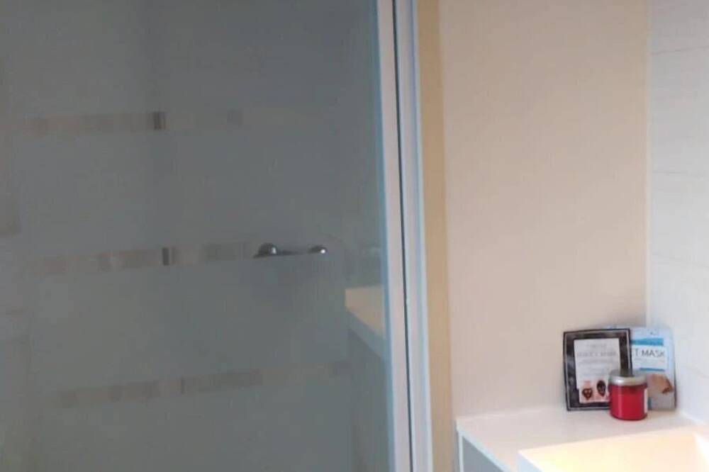 Camping 3 étoiles - Parc aquatique - eecfdh in Saint-Maime, Parc naturel régional du Luberon