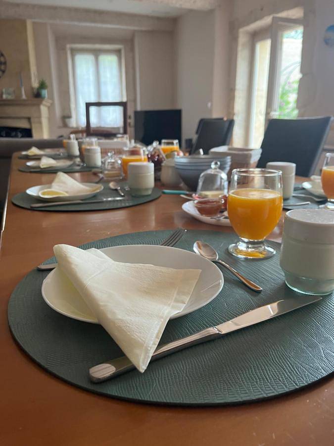 Location de vacances pour 2 personnes, avec vue ainsi que piscine et jardin, adapté aux familles à Argeliers - 3