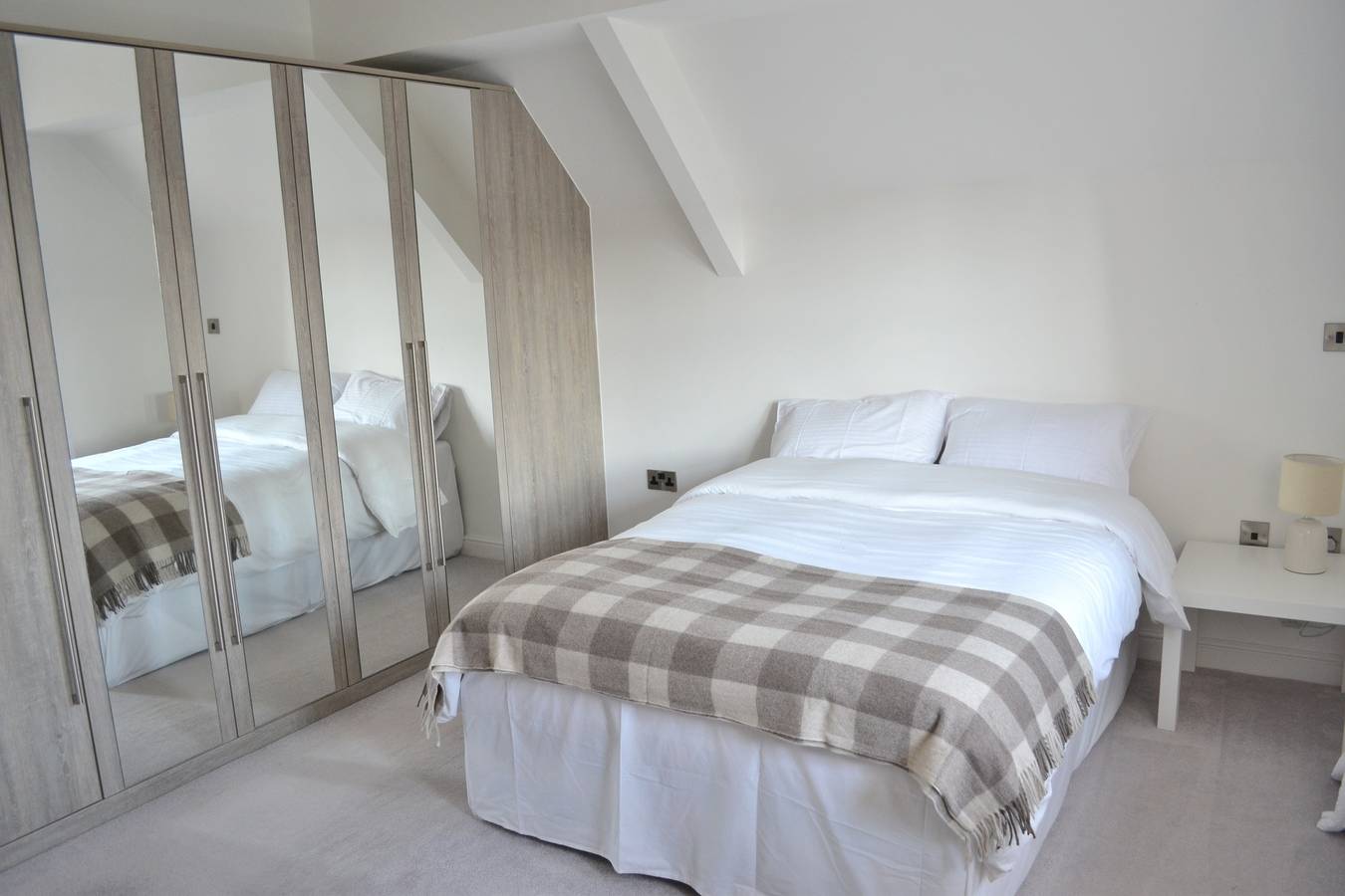 Entire holiday apartment, The Residence, 3-Bed Apt, Sleeps 6 with Parking in Lancaster, Lancashire