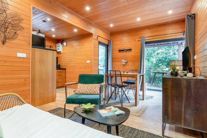 Vacation Home “Lodge Exotique 4 - Mas De Rey” with Private Terrace, Wi-Fi & Air Conditioning in Arpaillargues-et-Aureillac, Nimes region