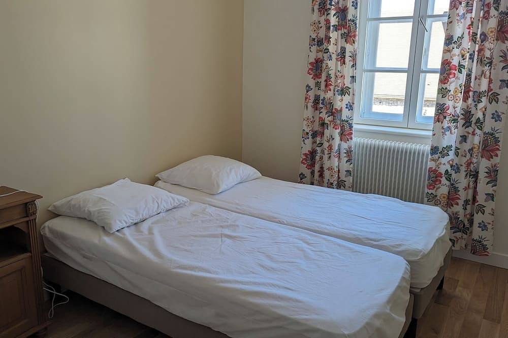 Maison familiale avec beaucoup de charme en Bourgogne entre Paris et Lyon. in Région de Montbard