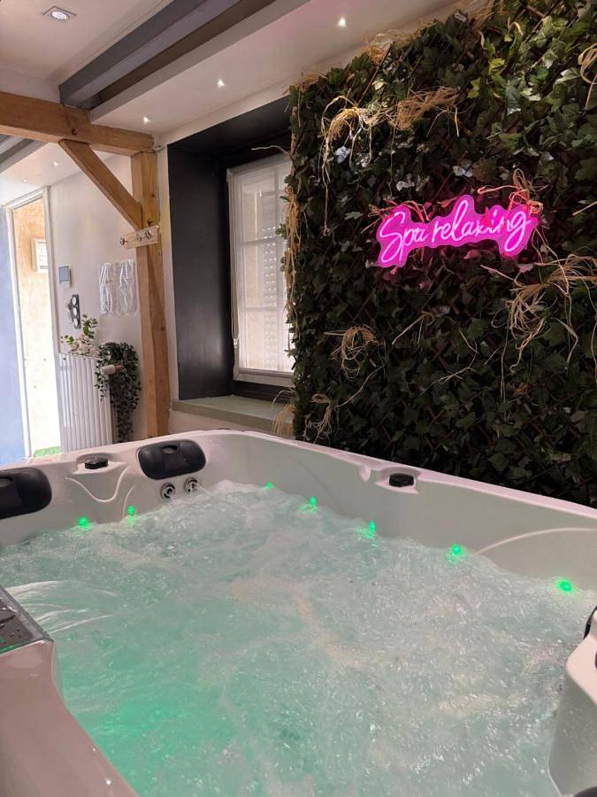 Location de vacances pour 6 personnes, avec jacuzzi à Maisdon-sur-Sèvre