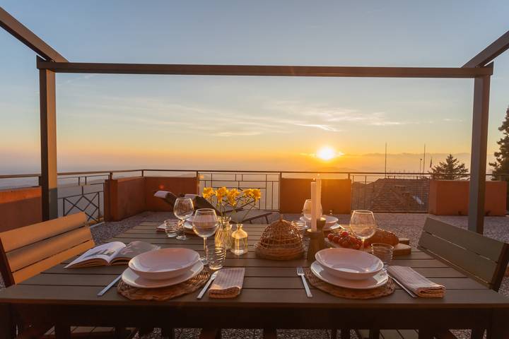 Appartamento vacanze per 4 persone, con panorama e balcone nonché vista lago - 1