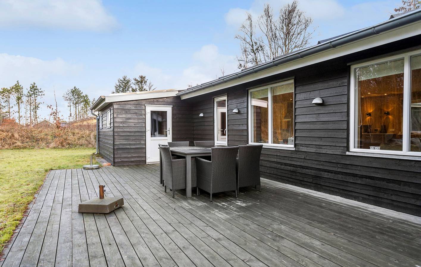 Feriehus for 12 personer med terrasse in Bratten, Jerup