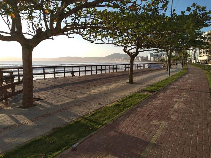 Casas e apartamentos de temporada para 12 pessoas, com vista e terraço, com animais de estimação em Itapema