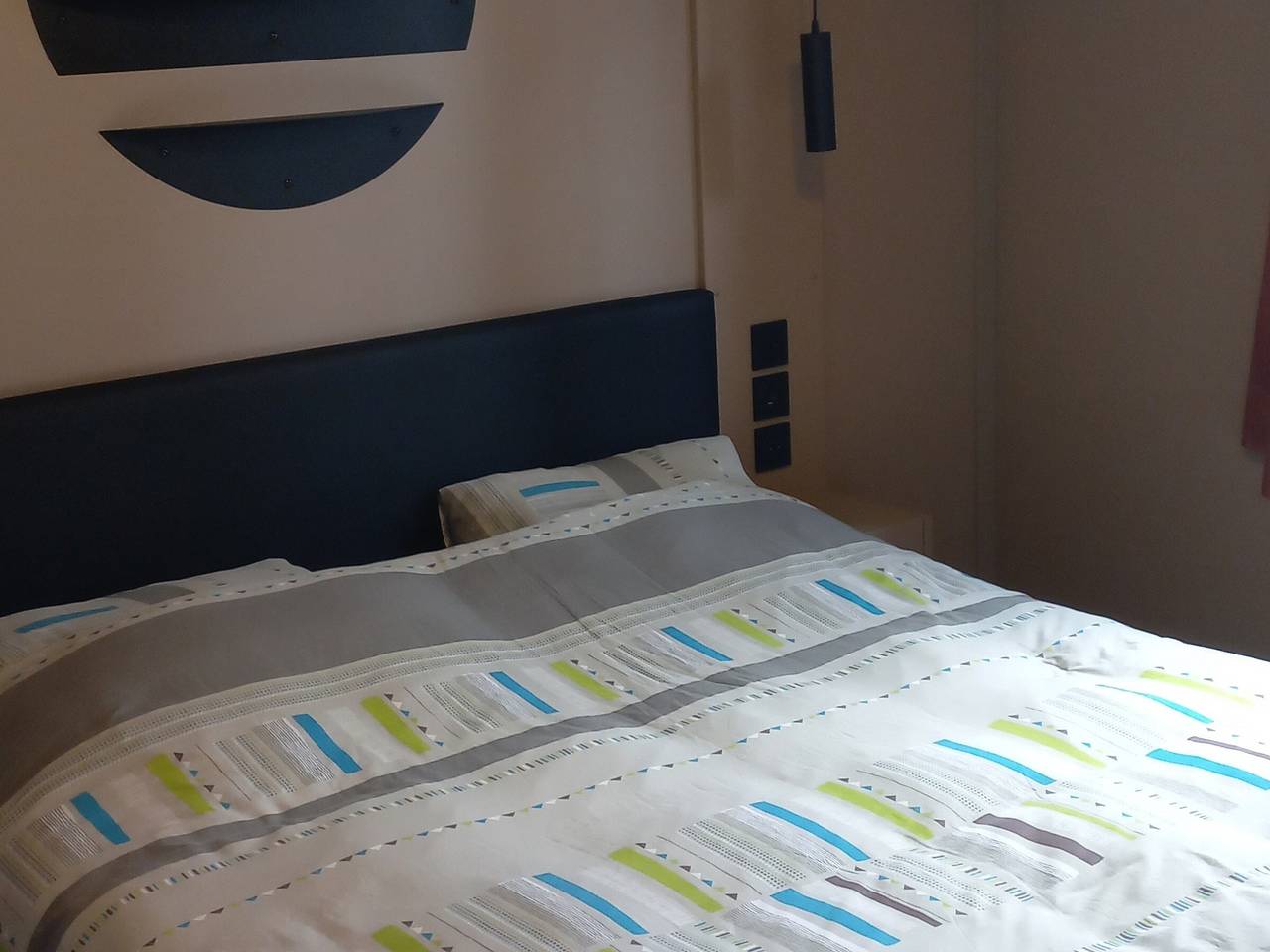 Chalet Cómodo con Clima y Estacionamiento / 2 Habitaciones in Marzan, Côte des Mégalithes