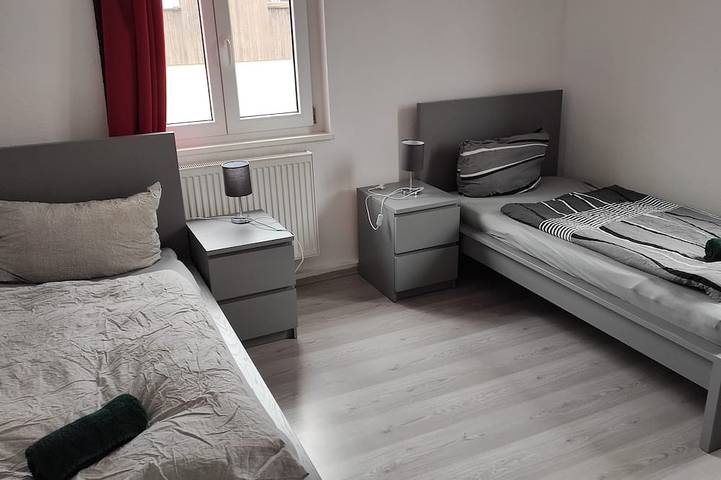 Apartamento entero, Ferienwohnung und Monteurwohnung bis zu 10 Personen Großer Parkplatz /wlan/grill in Veitshöchheim, Región Viticola de Franconia
