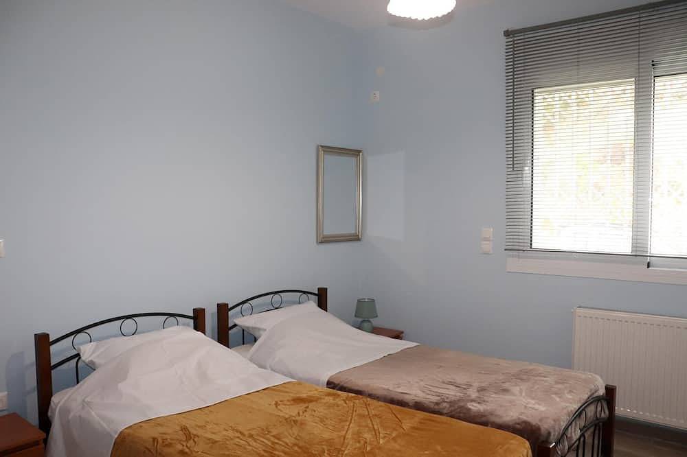 Ferienwohnung in traumhafter Lage direkt am Meer, direkter Strandzugang, Euböa in Euböa