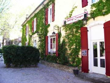 Hôtel pour 2 personnes, avec vue ainsi que terrasse et jardin, animaux acceptés à Avèze (Languedoc-Roussillon)