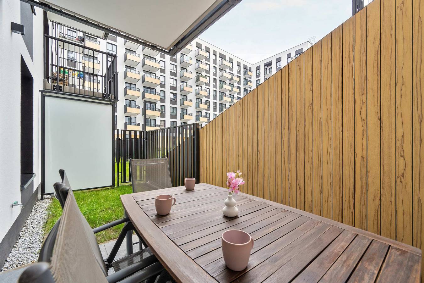 Ganze Wohnung, Comfortable Apartment with Terrace | Private Parking in Breslau, Niederschlesien