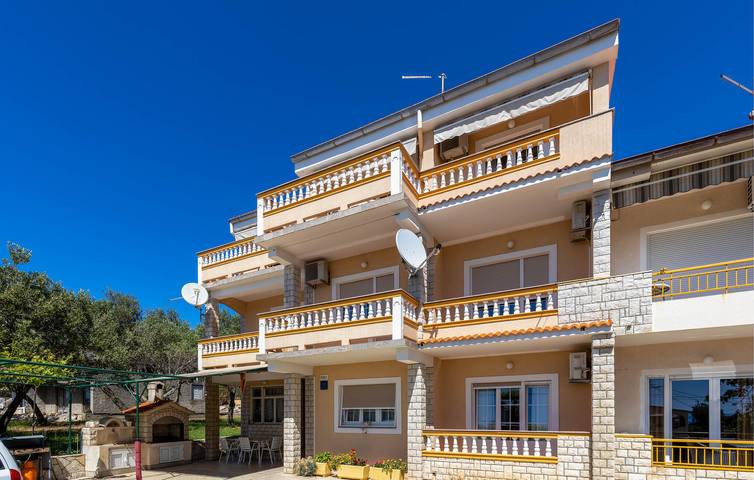 Ferienwohnung für 2 Personen, mit Terrasse in Banjol