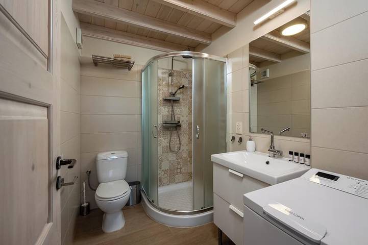 Gîte pour 2 personnes, avec balcon dans Symi - 3