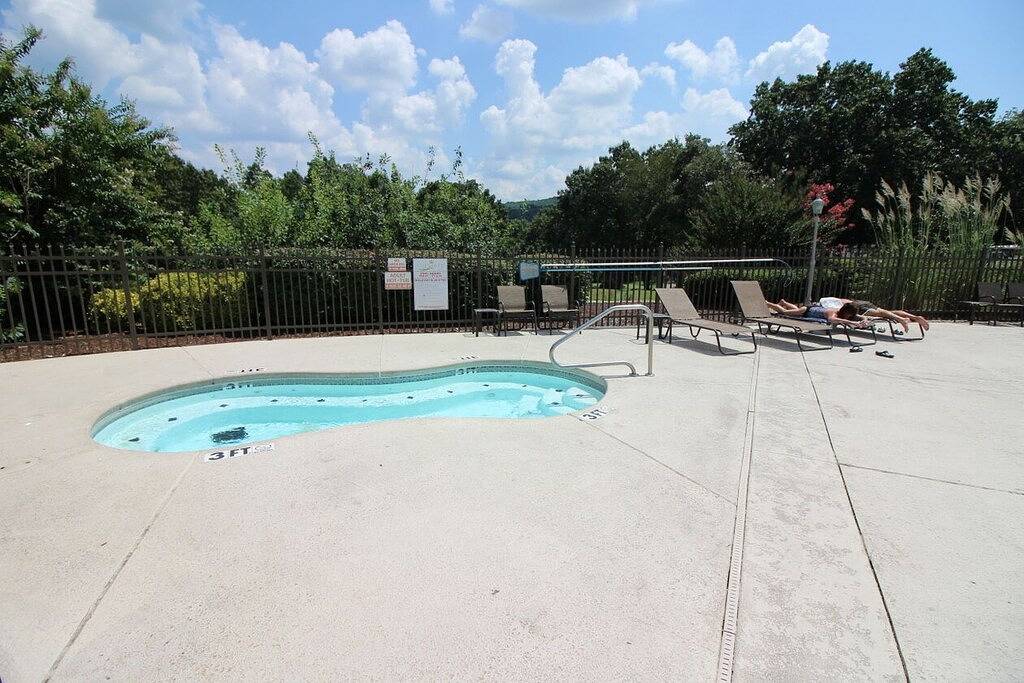 Ganze Wohnung, Branson Condo Vermietung Pointe Royale Golf Hallenbad / Whirlpool Taneycomo in Table Rock Lake