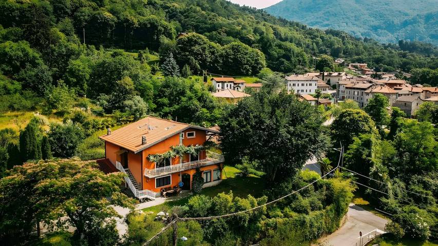 Ferienwohnung für 4 Personen, mit Garten und Seeblick in Porto Valtravaglia - 2