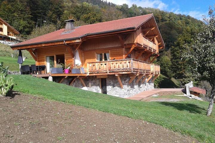 Gîte pour 2 personnes, avec Terrasse et Jardin à Sallanches