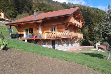 Gîte pour 2 personnes, avec terrasse et jardin à Sallanches