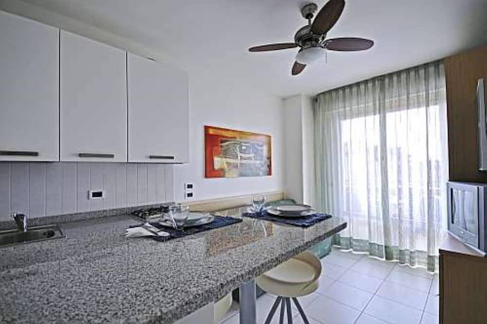 Entire apartment, Studio apartment a stone's throw from the sea! in Caorle, Venice Province