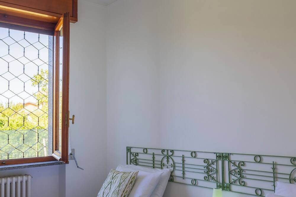 Villa Gabri 2 surrounded by greenery for families within walking distance of lake and center in Arona (Lago Maggiore), Comune di Arona