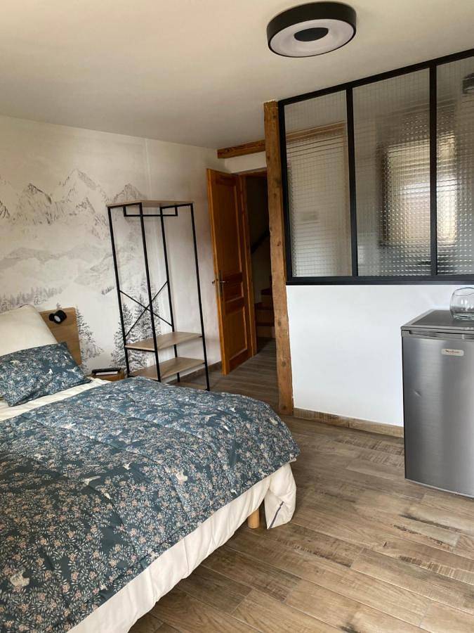 Chambre d’hôte pour 2 personnes, avec Terrasse ainsi que Jardin et Vue à Marignier