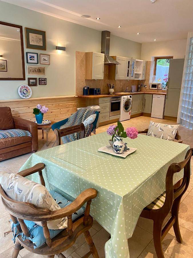Entire apartment, One-Bedroom Apartment in Jersey