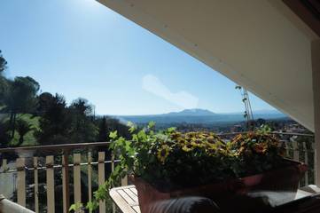Gîte pour 4 personnes, avec terrasse ainsi que jardin et vue à Poggio Mirteto