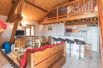 Gîte pour 12 personnes, avec balcon à Puy-Saint-Pierre