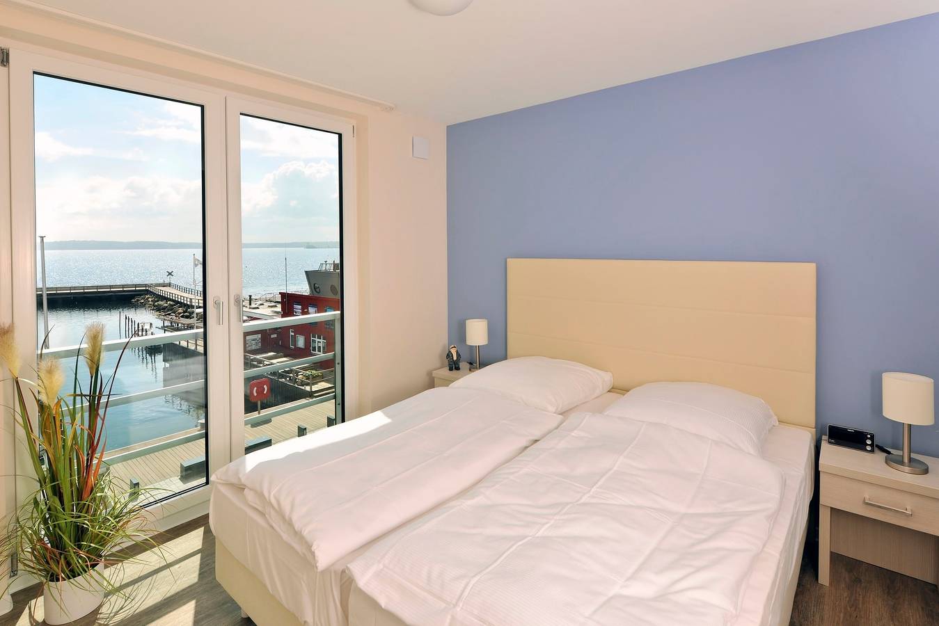 Ganze Ferienwohnung, Apartment 13 "Möwennest", Blickrichtung offenes Meer/Binnenhafen Nord in Eckernförde, Rendsburg-Eckernförde