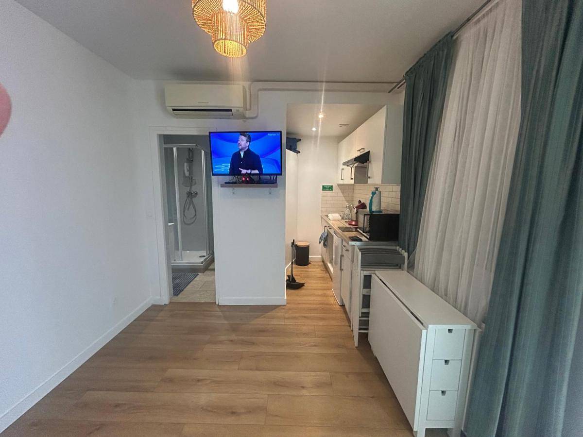 Appartement entier, Magnifique F2 aéroport d Orly in Paray-Vieille-Poste, Essonne