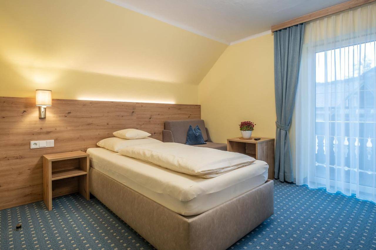 Hotel-Pension Falkensteiner in St. Gilgen, Sankt Gilgen