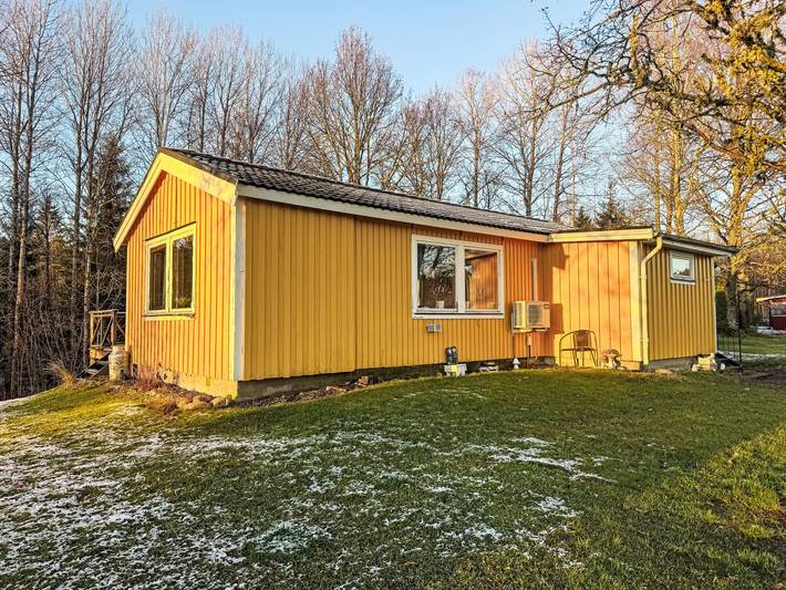 Ferienhaus für 7 Personen, mit Terrasse und Seeblick sowie Garten in Dalsland