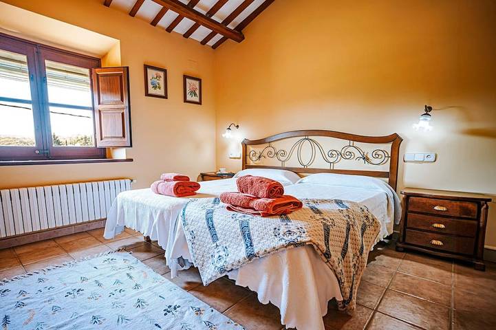 Gîte pour 8 personnes, animaux acceptés à Vall-llobrega - 2