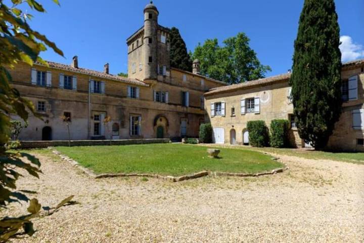 Appartement de vacances pour 3 personnes, avec vue ainsi que jardin et piscine