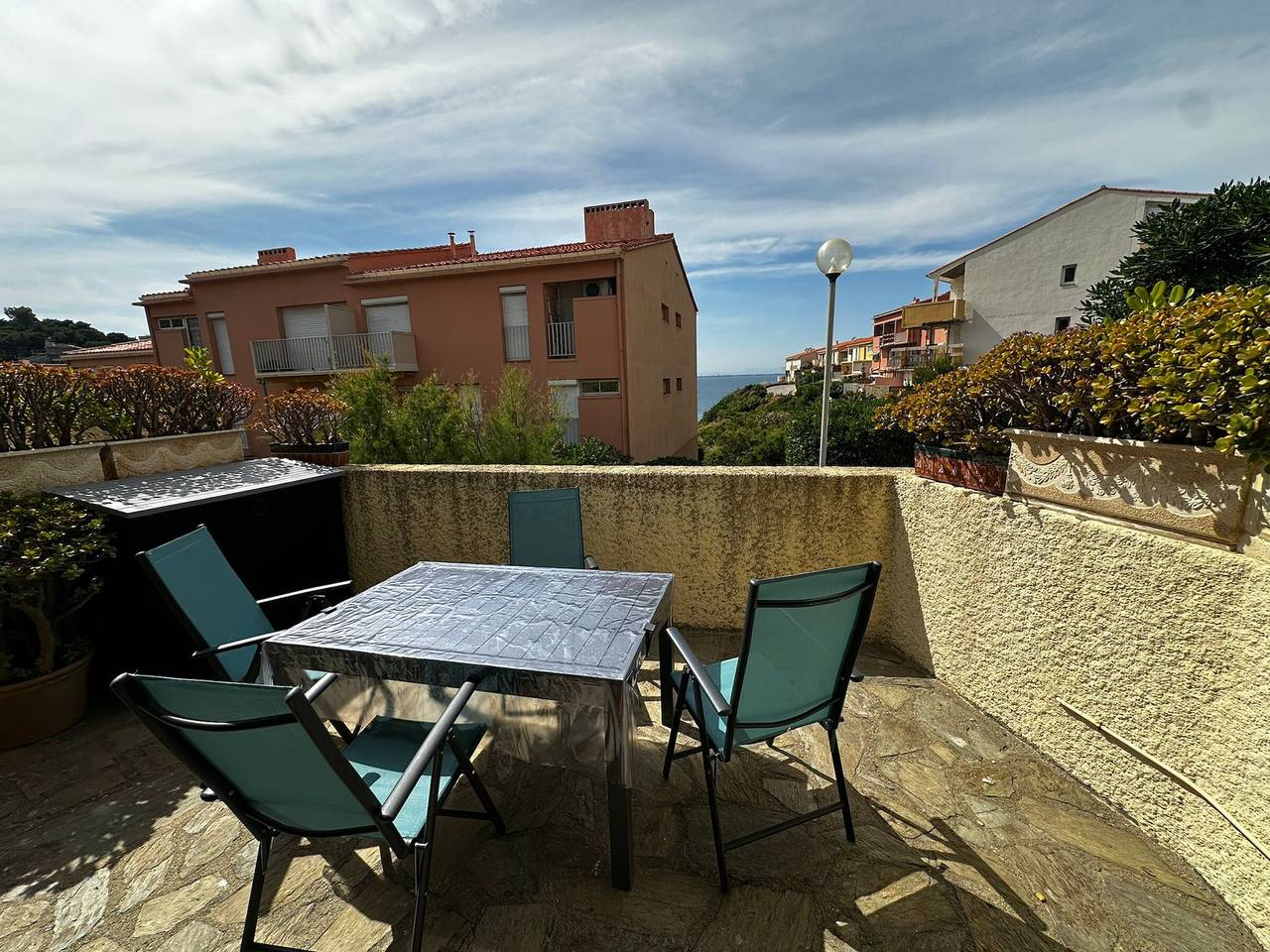 Apartamento entero, Apartamento T3 en Collioure, a 30m de las playas, terraza y aparcamiento in La Côte Vermeille, Colliure